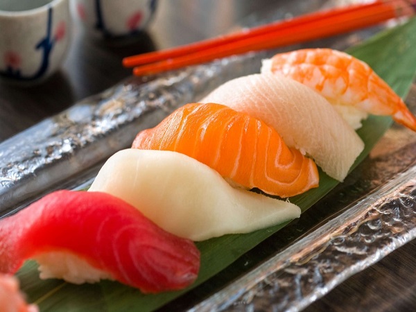 Sushi là món ăn ngon hàng đầu của Nhật Bản 