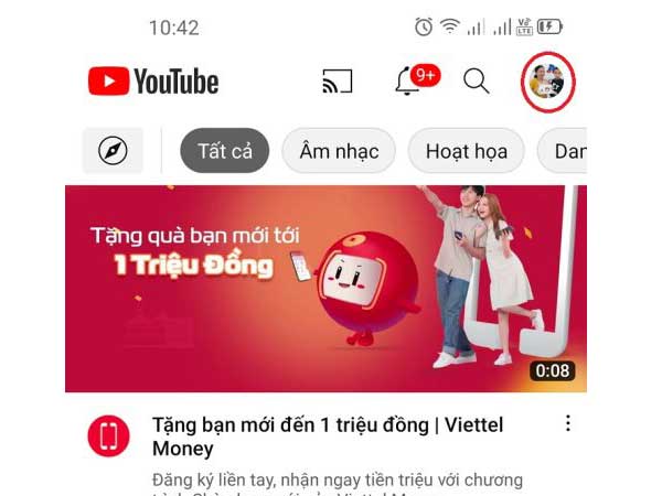 Nhấn vào biểu tượng avatar ở góc phải trên cùng của màn hình