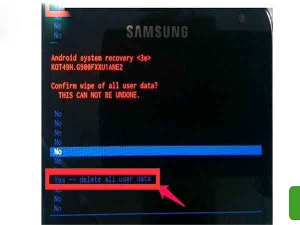 Sử dụng nút "Giảm âm lượng" để chọn "Wipe Data/Factory Reset"