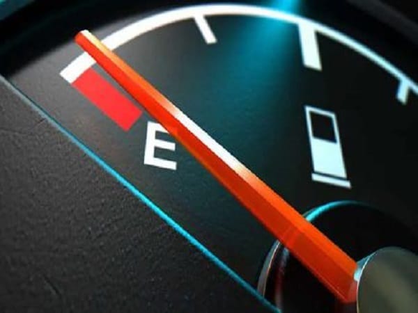 Mơ thấy hết xăng đánh con gì?