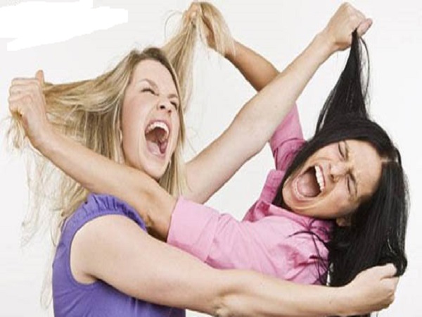 Mơ thấy hai chị em gái đánh nhau đánh con gì?