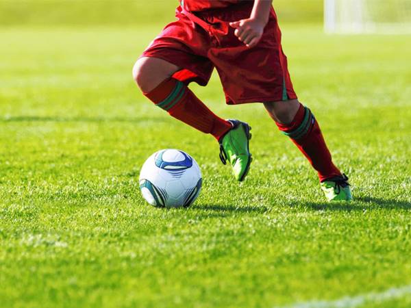 Những lưu ý khi thực hiện khống chế bóng và sút ngay