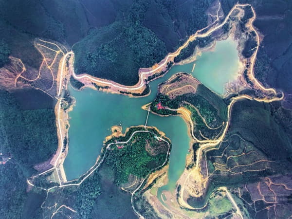 Thiên nhiên và tâm linh hòa quyện tại đền Suối Mỡ