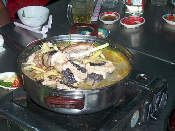 Nằm mơ thấy ăn thịt rắn là điềm gì có số gì may mắn