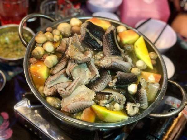 Nằm mơ thấy ăn thịt rắn là điềm gì có số gì may mắn